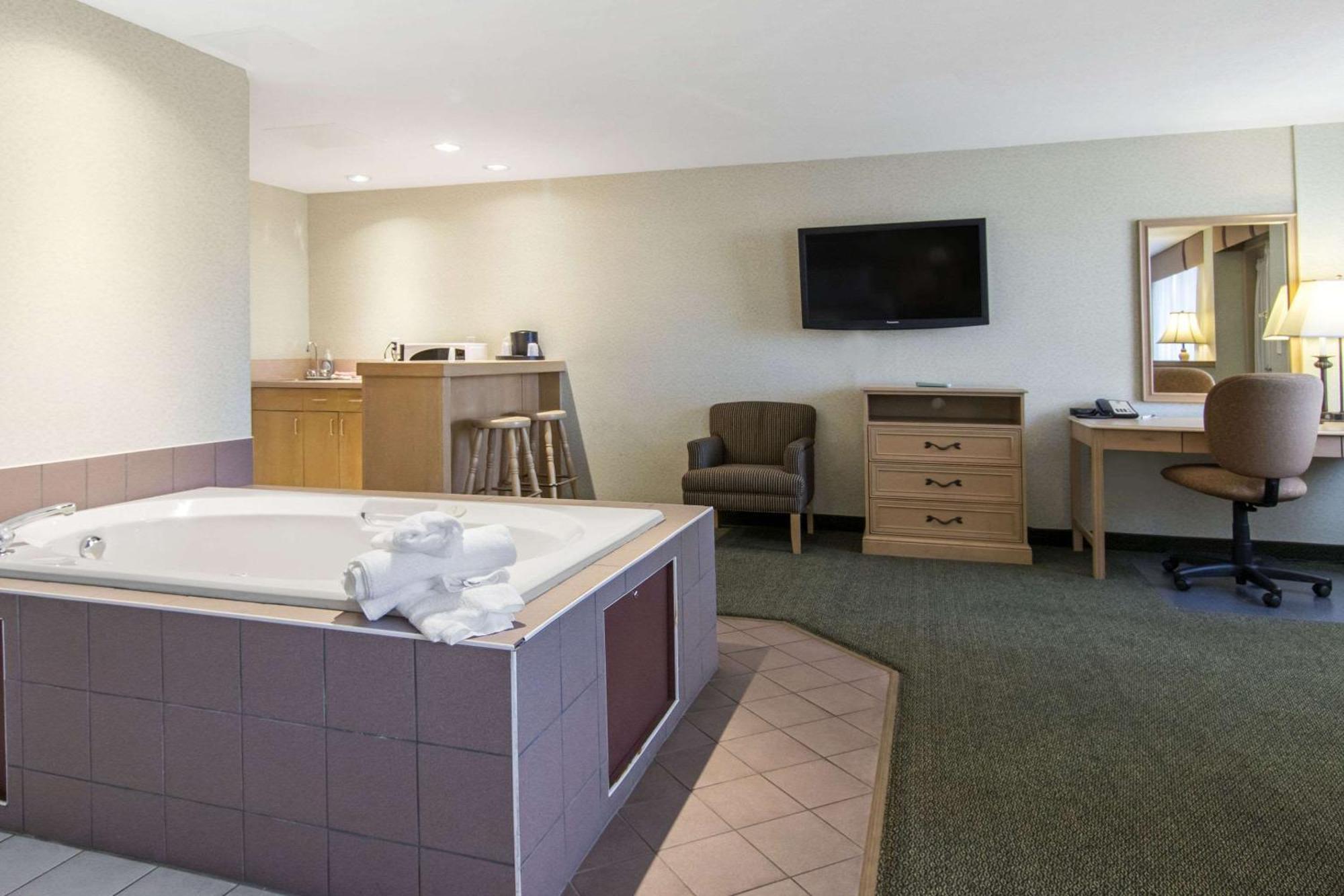 Flamingo Hotel Medicine Hat